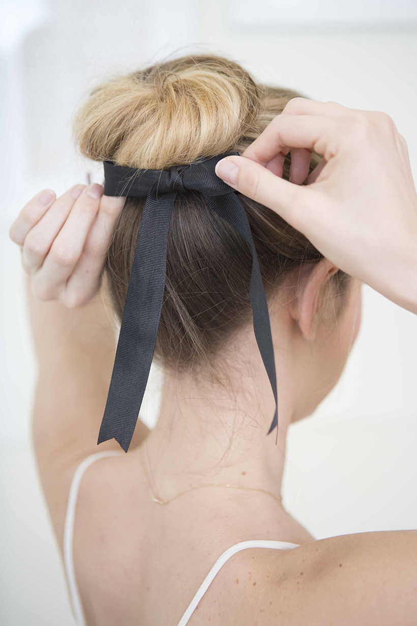 3 Ways to Wear a Black Ribbon - Camille Styles